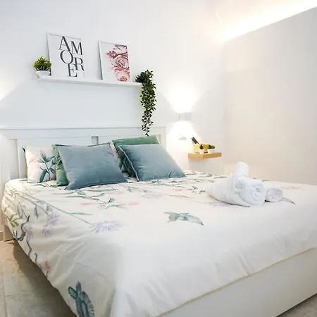 Joia's House In The Historic Centre L.b. Apartment Naples