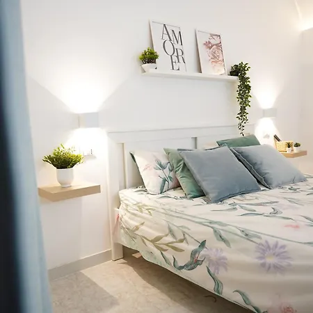 Joia's House In The Historic Centre L.b. Apartment Naples